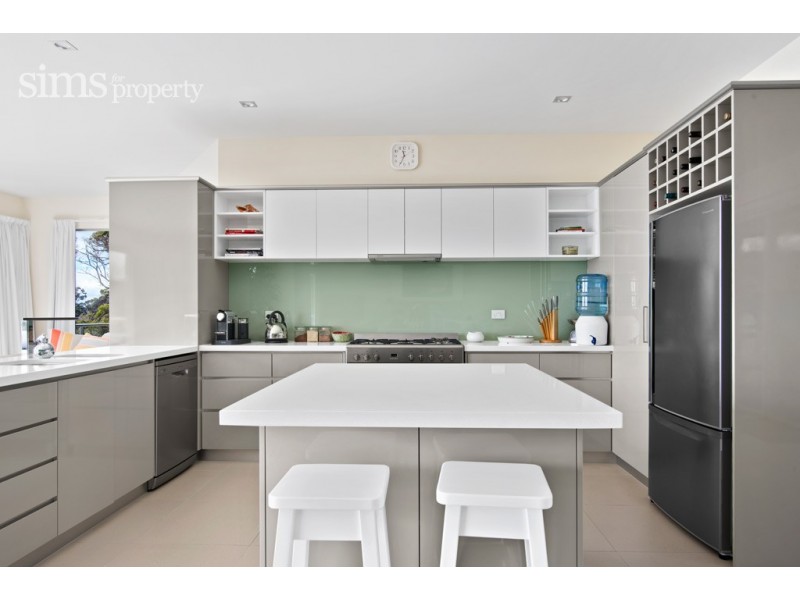 88 Main Road, Binalong Bay TAS 7216