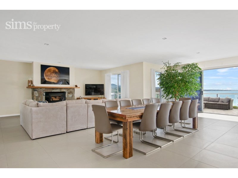 88 Main Road, Binalong Bay TAS 7216