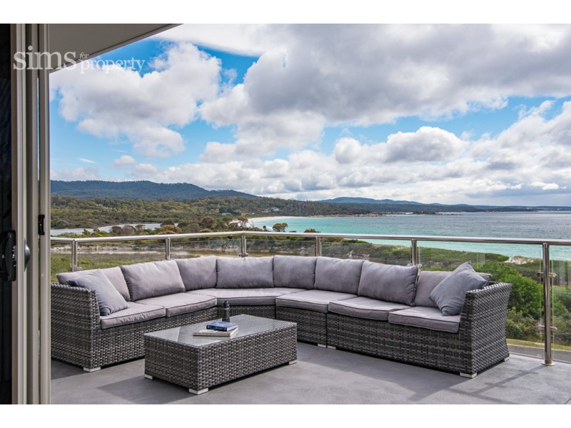 88 Main Road, Binalong Bay TAS 7216