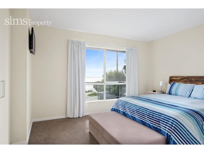 88 Main Road, Binalong Bay TAS 7216