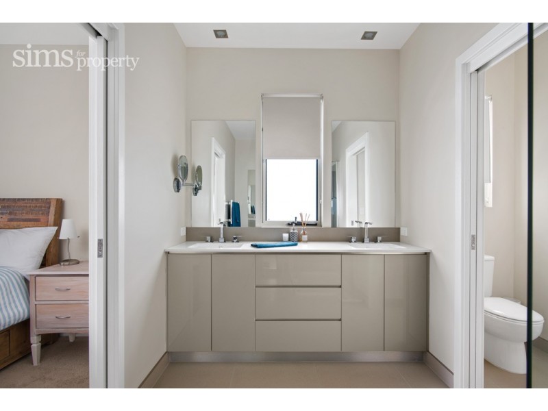 88 Main Road, Binalong Bay TAS 7216