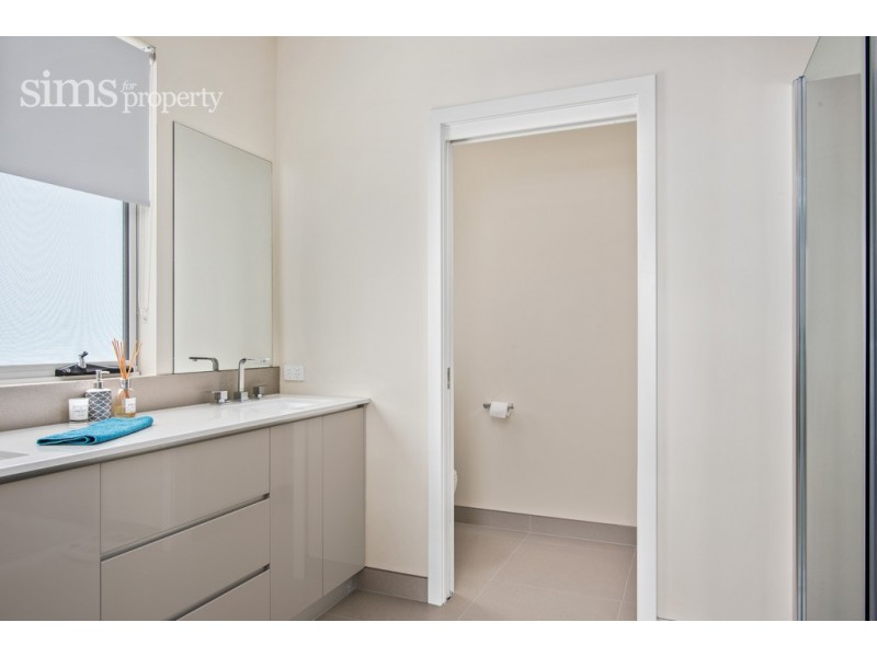 88 Main Road, Binalong Bay TAS 7216