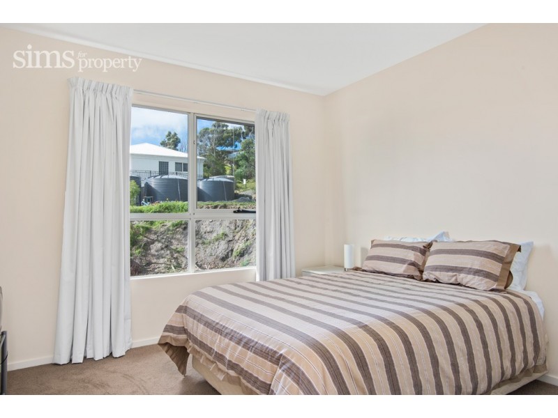 88 Main Road, Binalong Bay TAS 7216