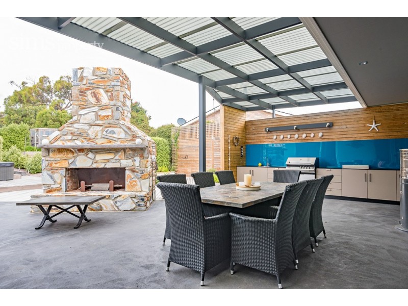 88 Main Road, Binalong Bay TAS 7216