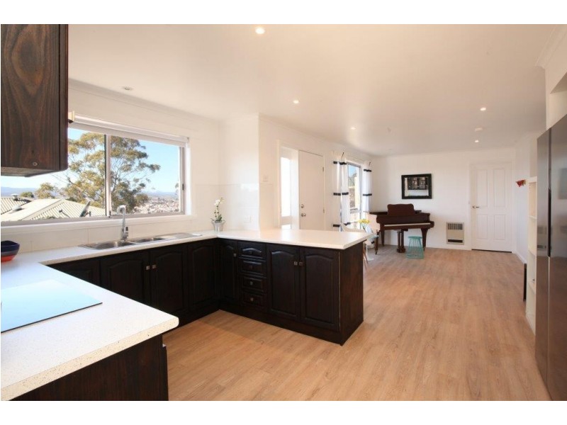 2/25 Floreat Crescent, Trevallyn TAS 7250
