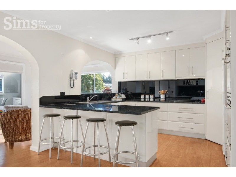 4 Ronald Place, Norwood TAS 7250