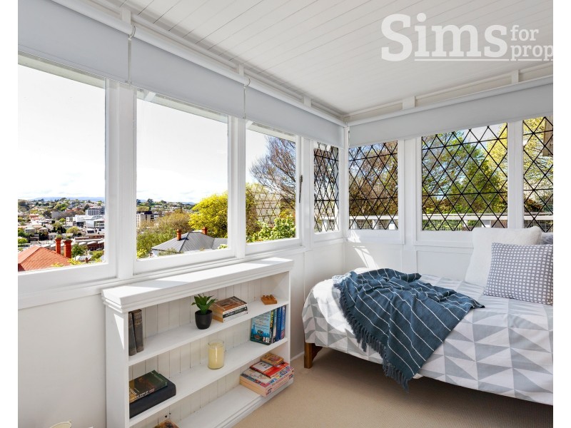 5 Crescent Grove, West Launceston TAS 7250