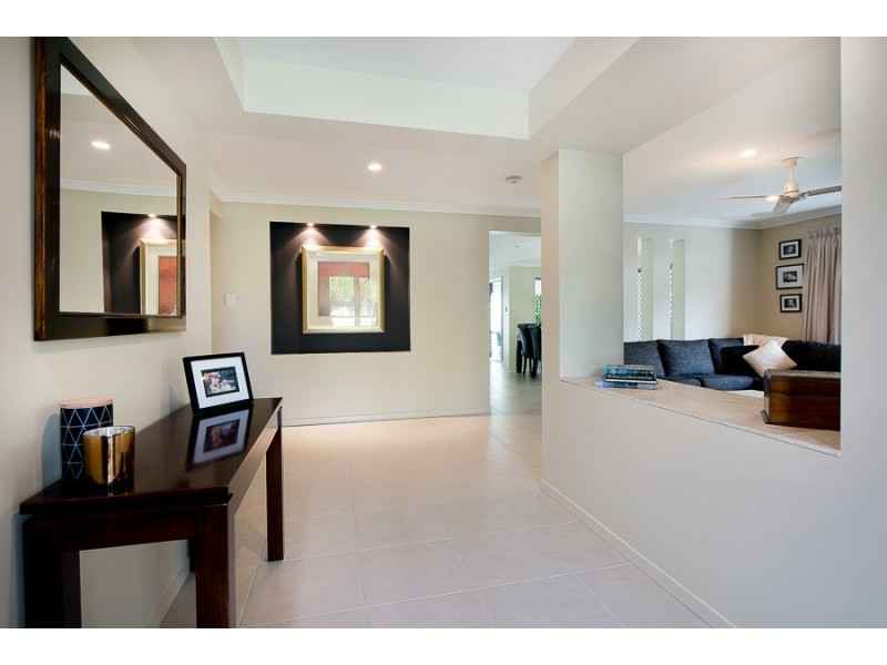 18 Sandhurst Cr, Peregian Springs QLD 4573