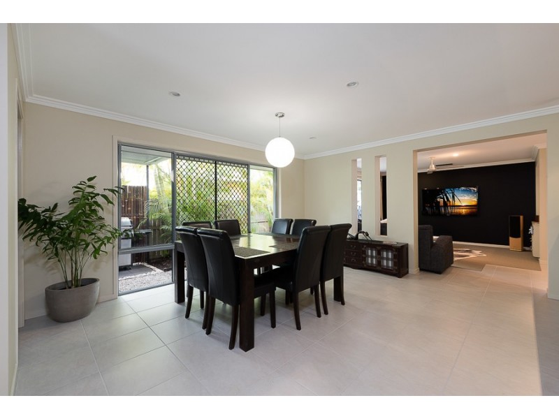 18 Sandhurst Cr, Peregian Springs QLD 4573