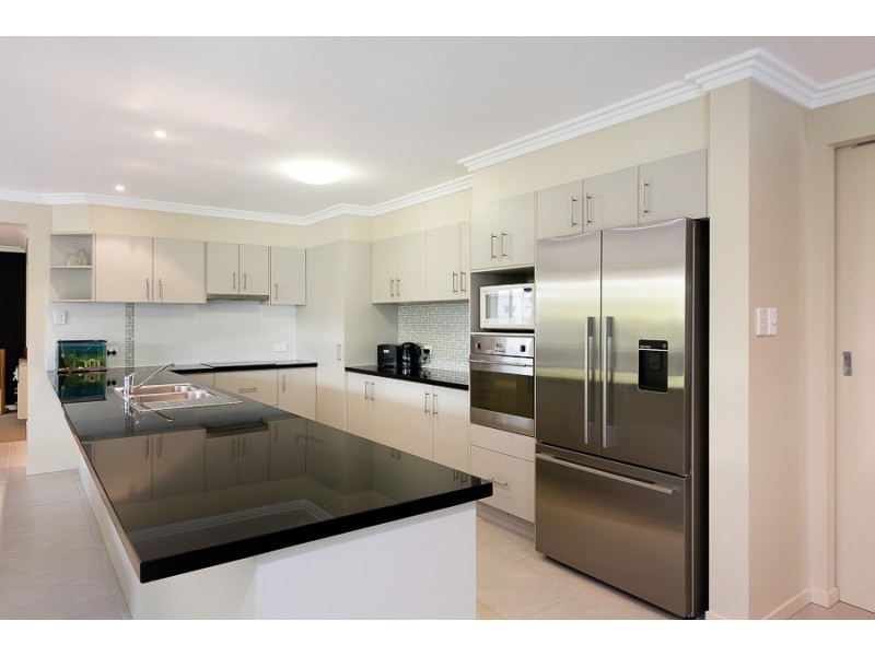 18 Sandhurst Cr, Peregian Springs QLD 4573