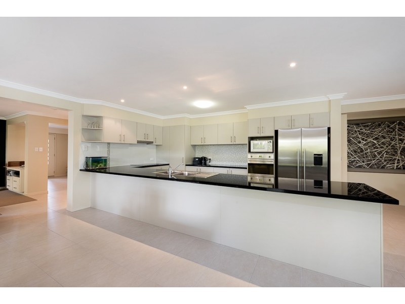 18 Sandhurst Cr, Peregian Springs QLD 4573