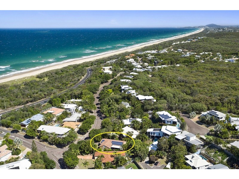 73 Wavecrest Drive, Castaways Beach QLD 4567