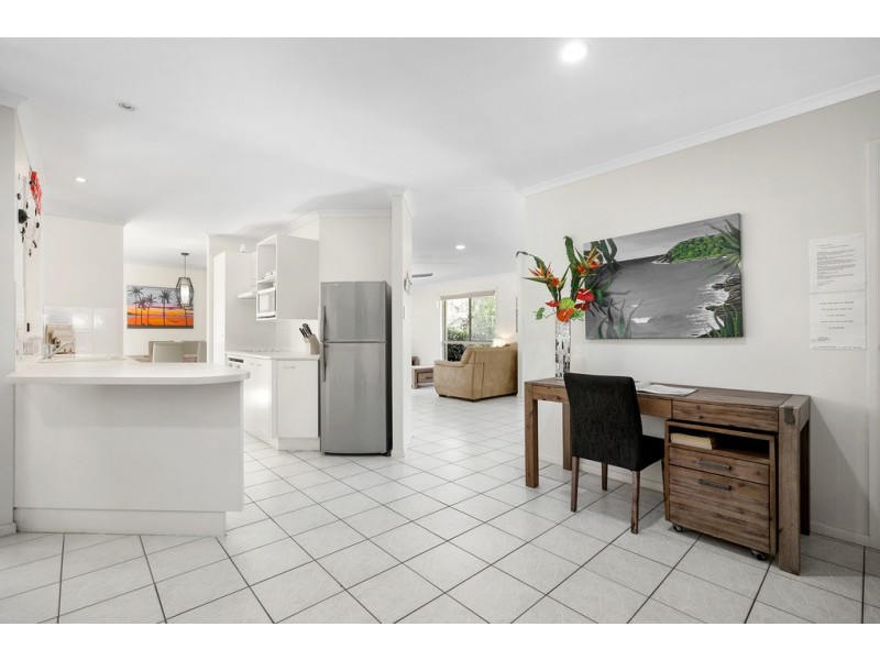 73 Wavecrest Drive, Castaways Beach QLD 4567