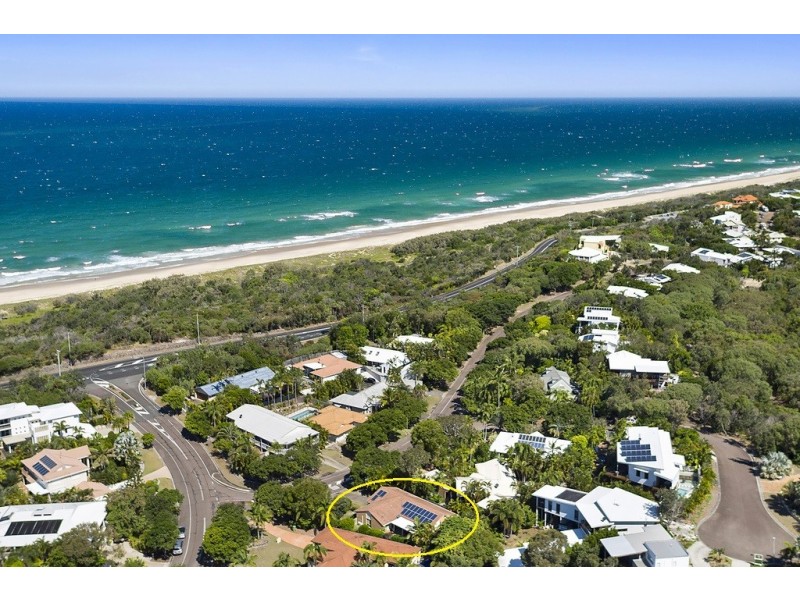 73 Wavecrest Drive, Castaways Beach QLD 4567