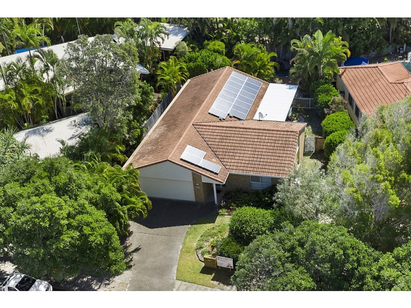 73 Wavecrest Drive, Castaways Beach QLD 4567