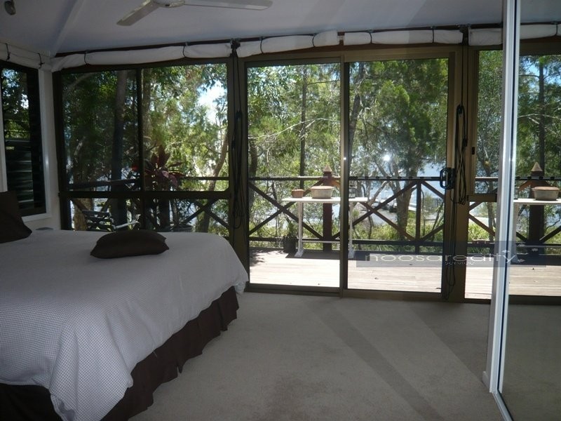 1 Boreen Parade, Boreen Point QLD 4565