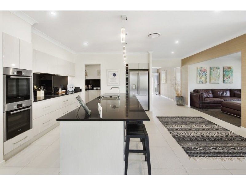 12 Crenshaw Place, Peregian Springs QLD 4573