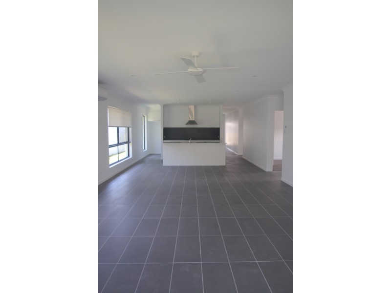 26 Kalbarri Cr, Peregian Springs QLD 4573