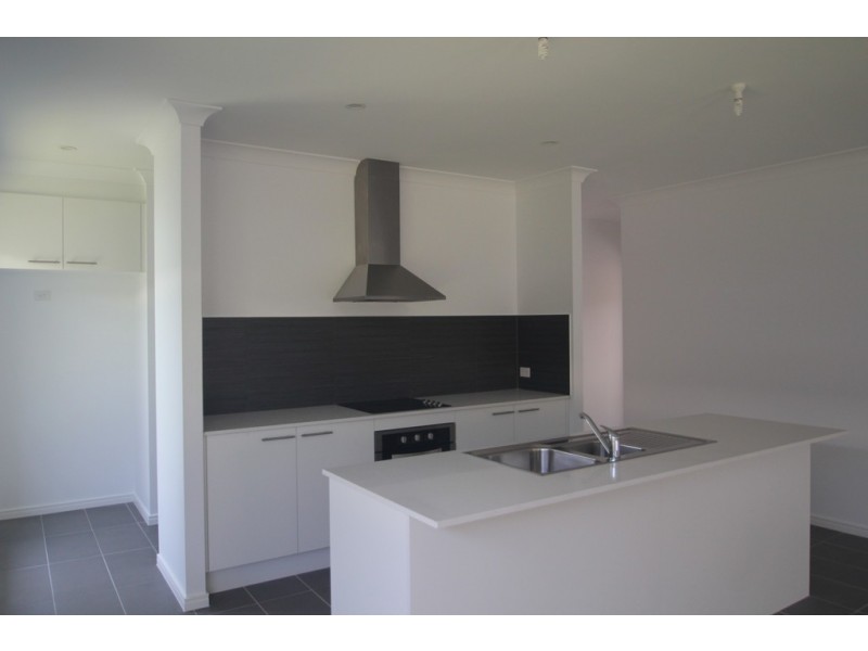 26 Kalbarri Cr, Peregian Springs QLD 4573