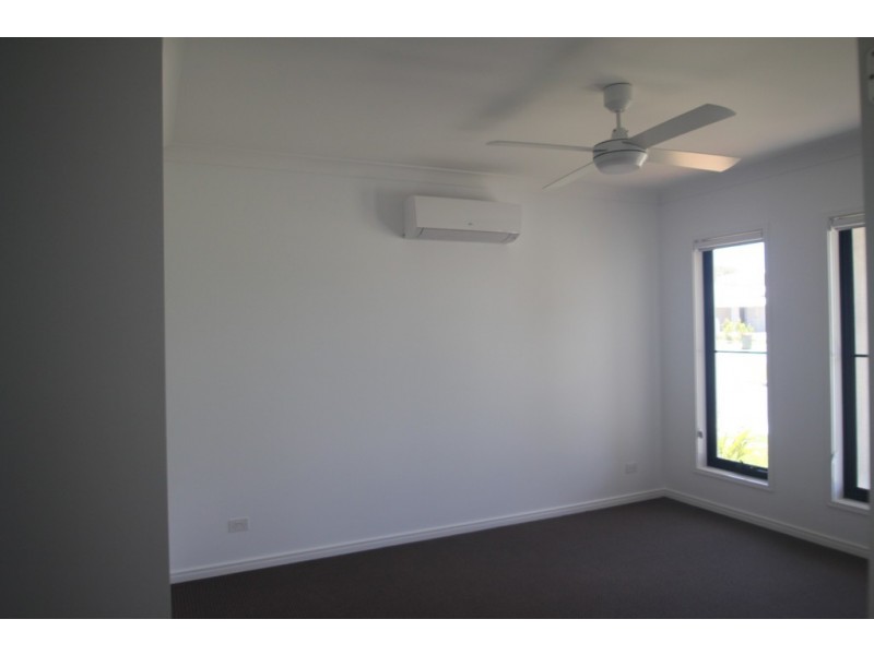 26 Kalbarri Cr, Peregian Springs QLD 4573