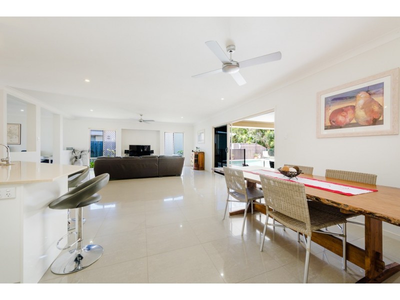 69 The Avenue, Peregian Springs QLD 4573