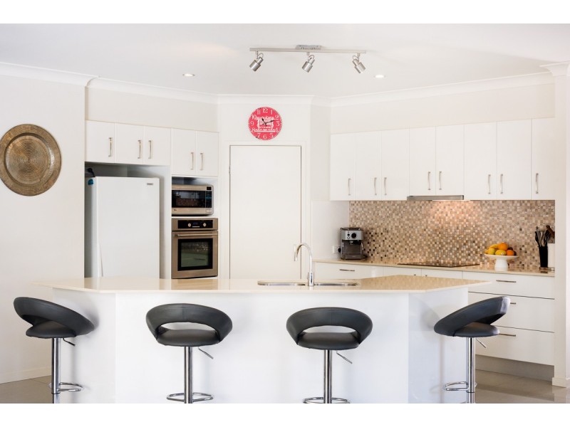 69 The Avenue, Peregian Springs QLD 4573