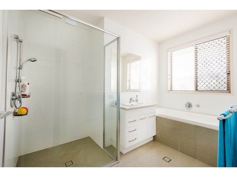 69 The Avenue, Peregian Springs QLD 4573