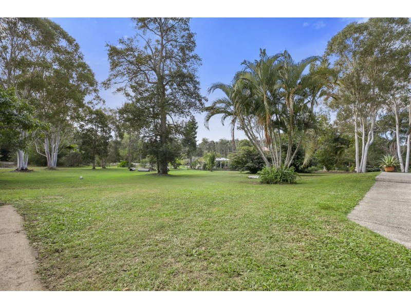 25 Misty Lane, Cooroibah QLD 4565