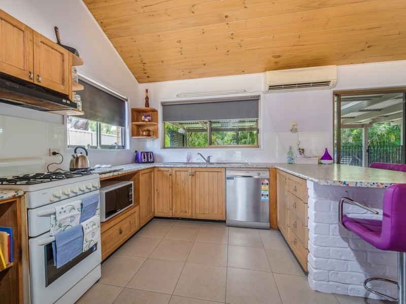 11 Orcades Street, Sunrise Beach QLD 4567