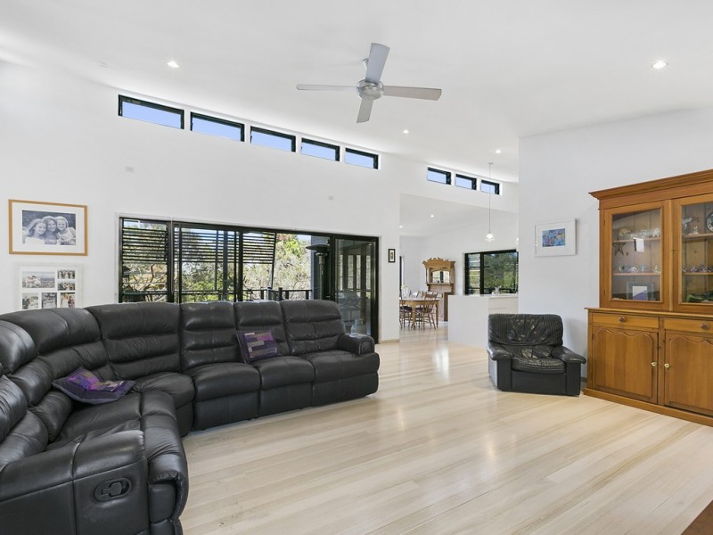 4 Captains Court, Sunrise Beach QLD 4567