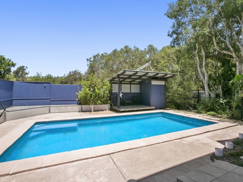 4 Captains Court, Sunrise Beach QLD 4567