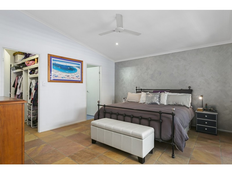 4 Captains Court, Sunrise Beach QLD 4567
