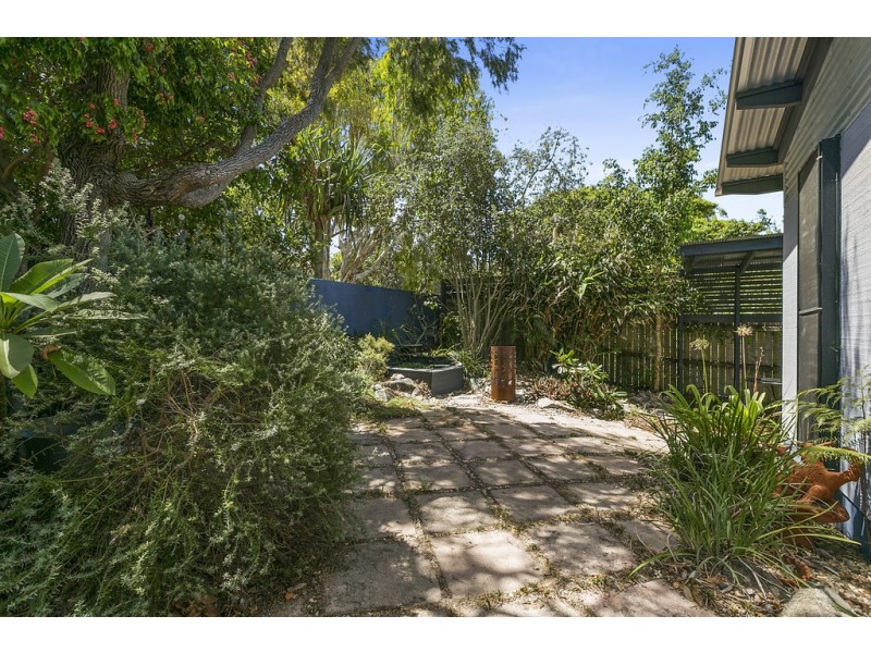4 Captains Court, Sunrise Beach QLD 4567