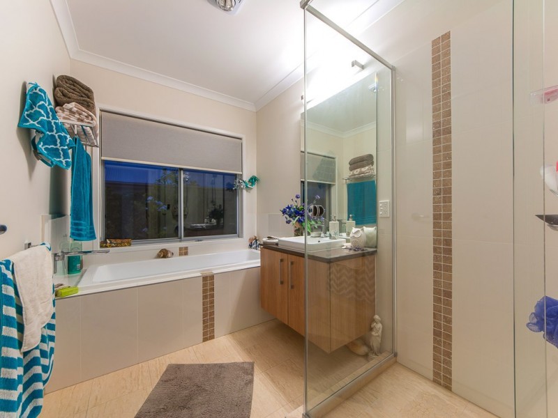 19 Smoke Bush Drive, Noosa Heads QLD 4567