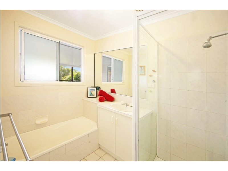 27 Hooper Crescent, Tewantin QLD 4565