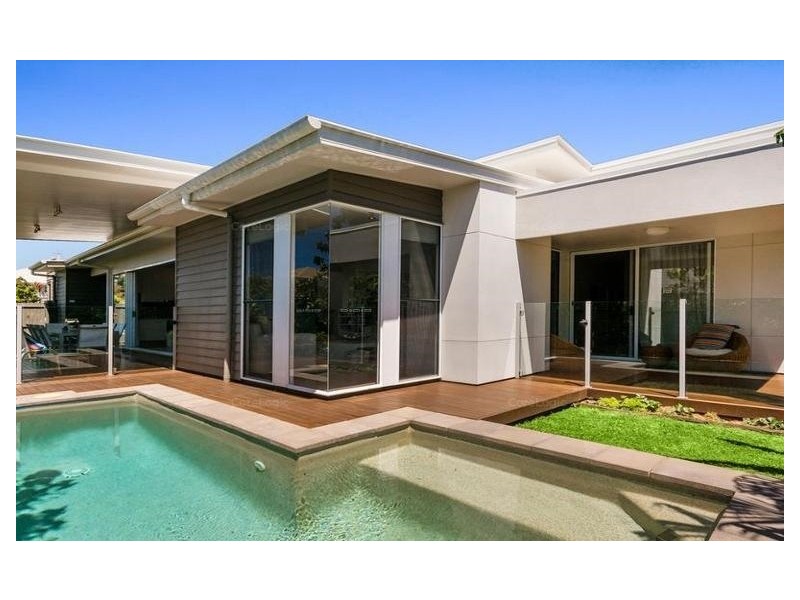 Noosa Waters QLD 4566