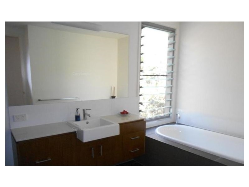 19/90 Beach Rd, Noosa North Shore QLD 4565