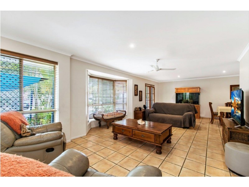 8 Dayspring Street, Sunrise Beach QLD 4567