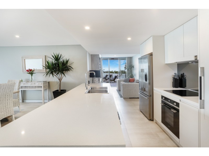 18/36 Woodcliffe Crescent, Woody Point QLD 4019