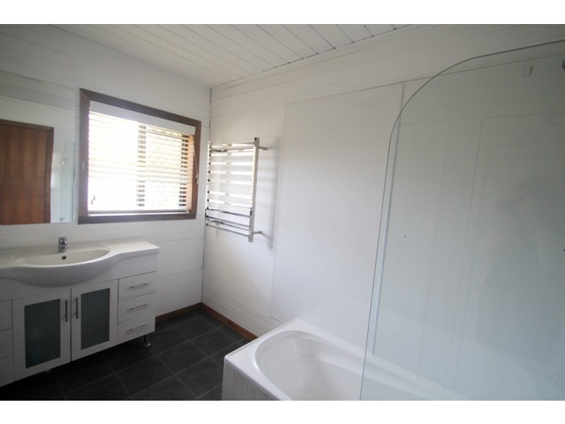 6 Crystal Street, Cooroy QLD 4563