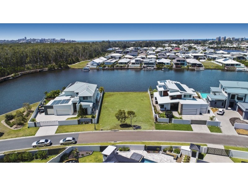 24 North Point Crescent, Pelican Waters QLD 4551