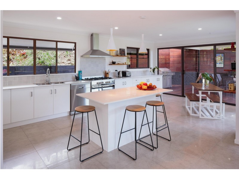 9 Smiths Road, Tinbeerwah QLD 4563