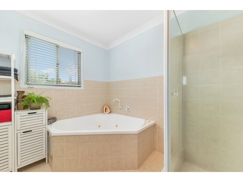 13 Grace Street, Beachmere QLD 4510
