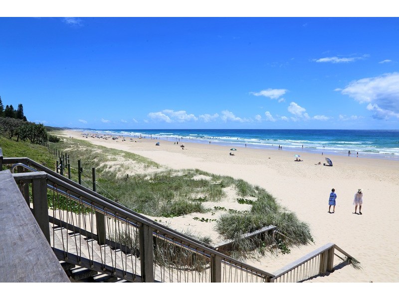30 Spindrift Ave, Coolum Beach QLD 4573