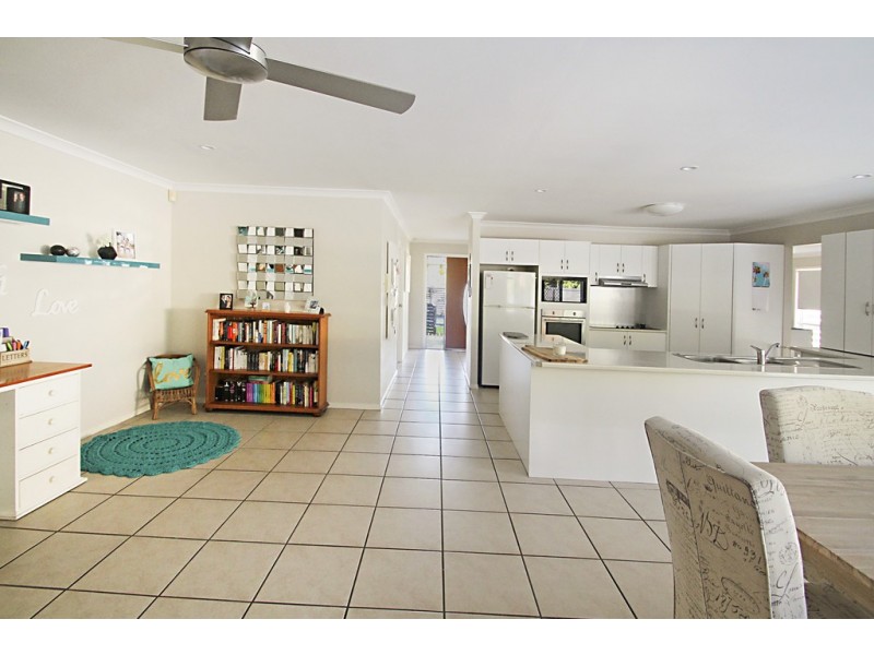 25 Leafhaven Dr, Tewantin QLD 4565