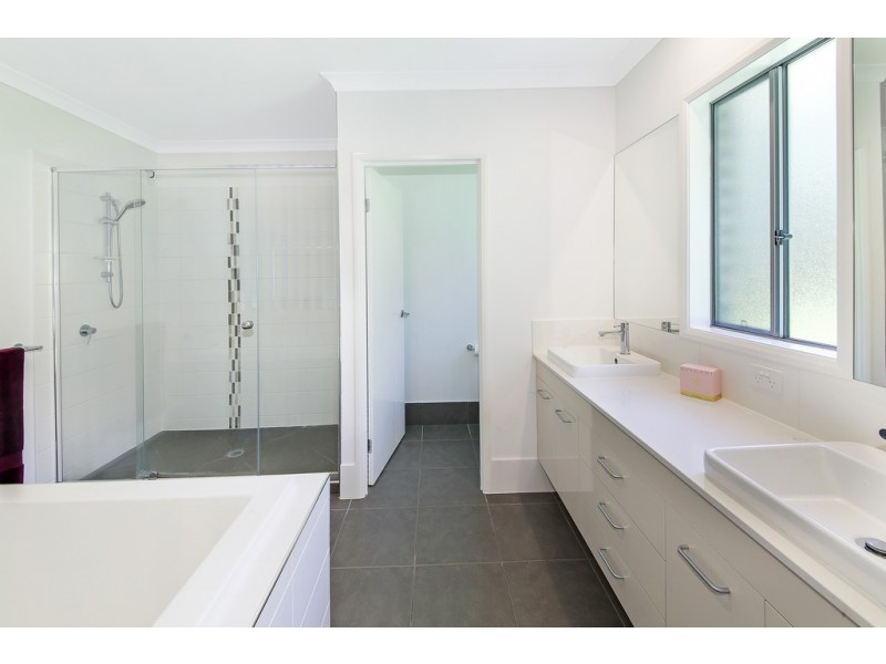 24 Grays Road, Doonan QLD 4562