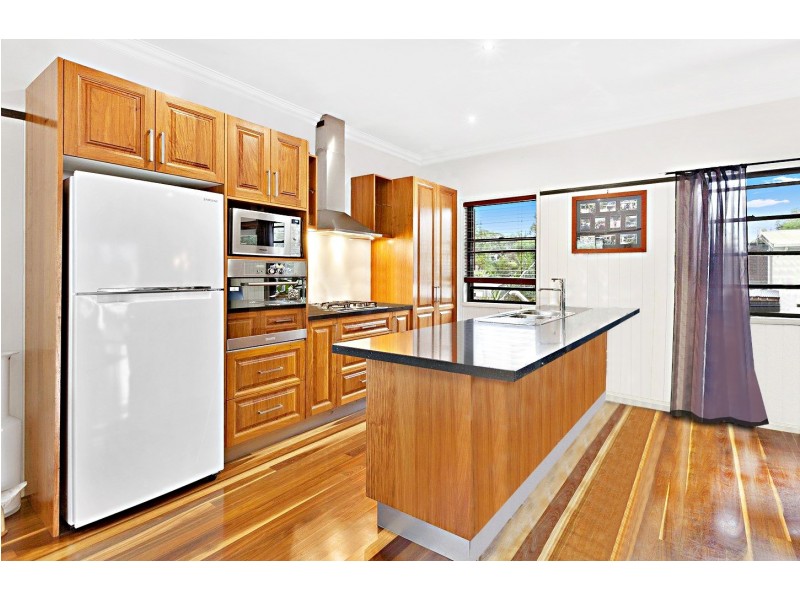 30 Pines Avenue, Cooroibah QLD 4565