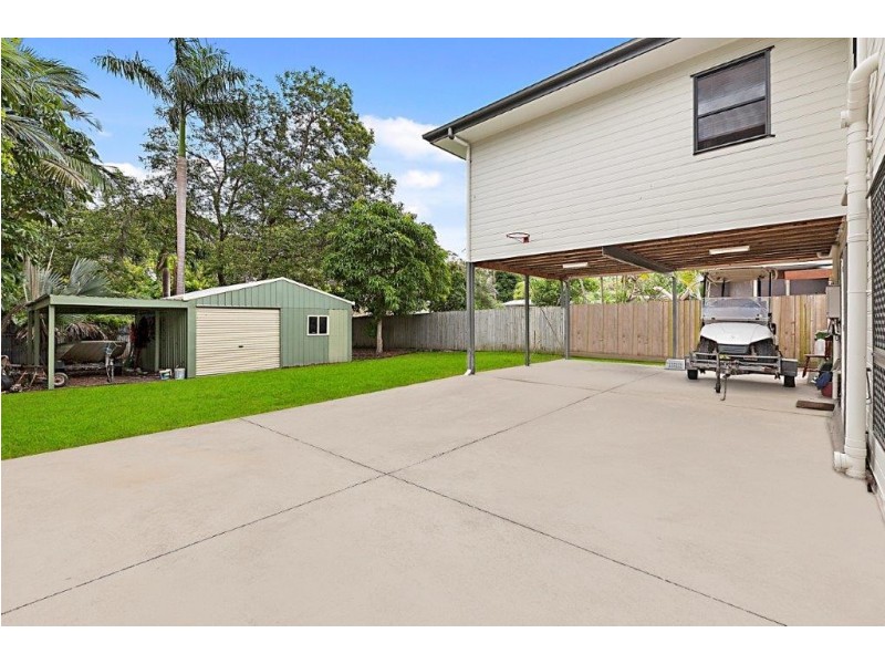 30 Pines Avenue, Cooroibah QLD 4565