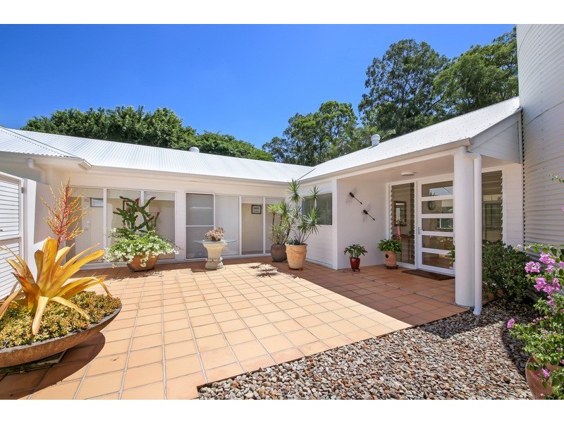 9 Upland Ct, Tinbeerwah QLD 4563