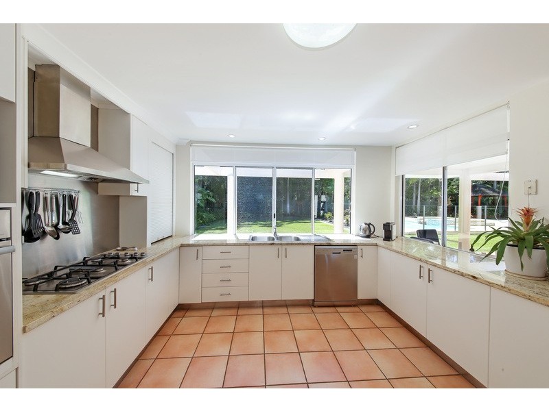 9 Upland Ct, Tinbeerwah QLD 4563
